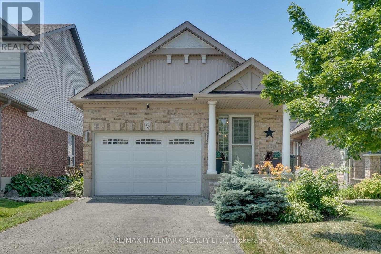 10 CAMERON COURT, Orangeville, Ontario