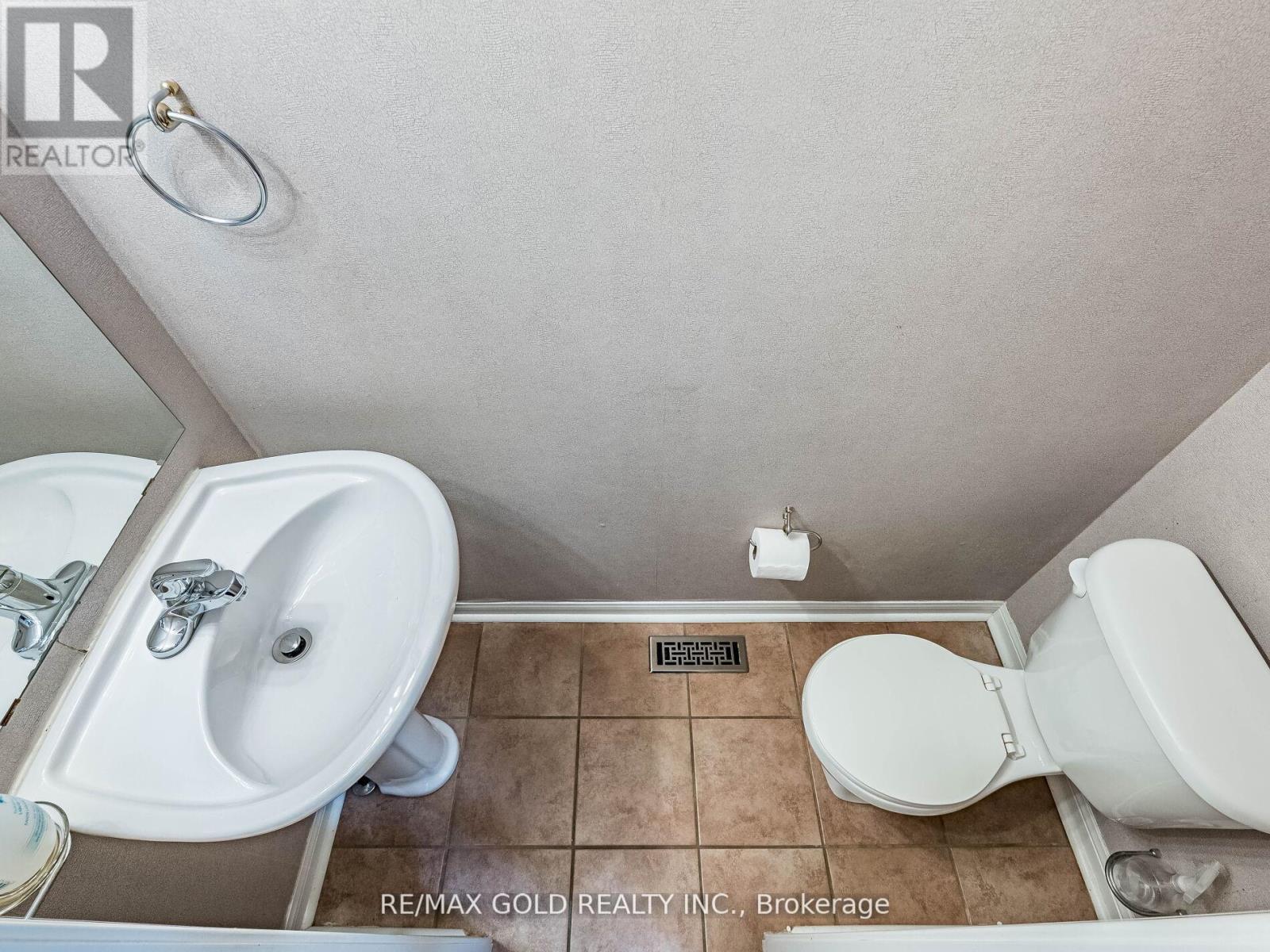 35 Garibaldi Drive, Brampton, Ontario  L6X 4Y7 - Photo 23 - W12408167