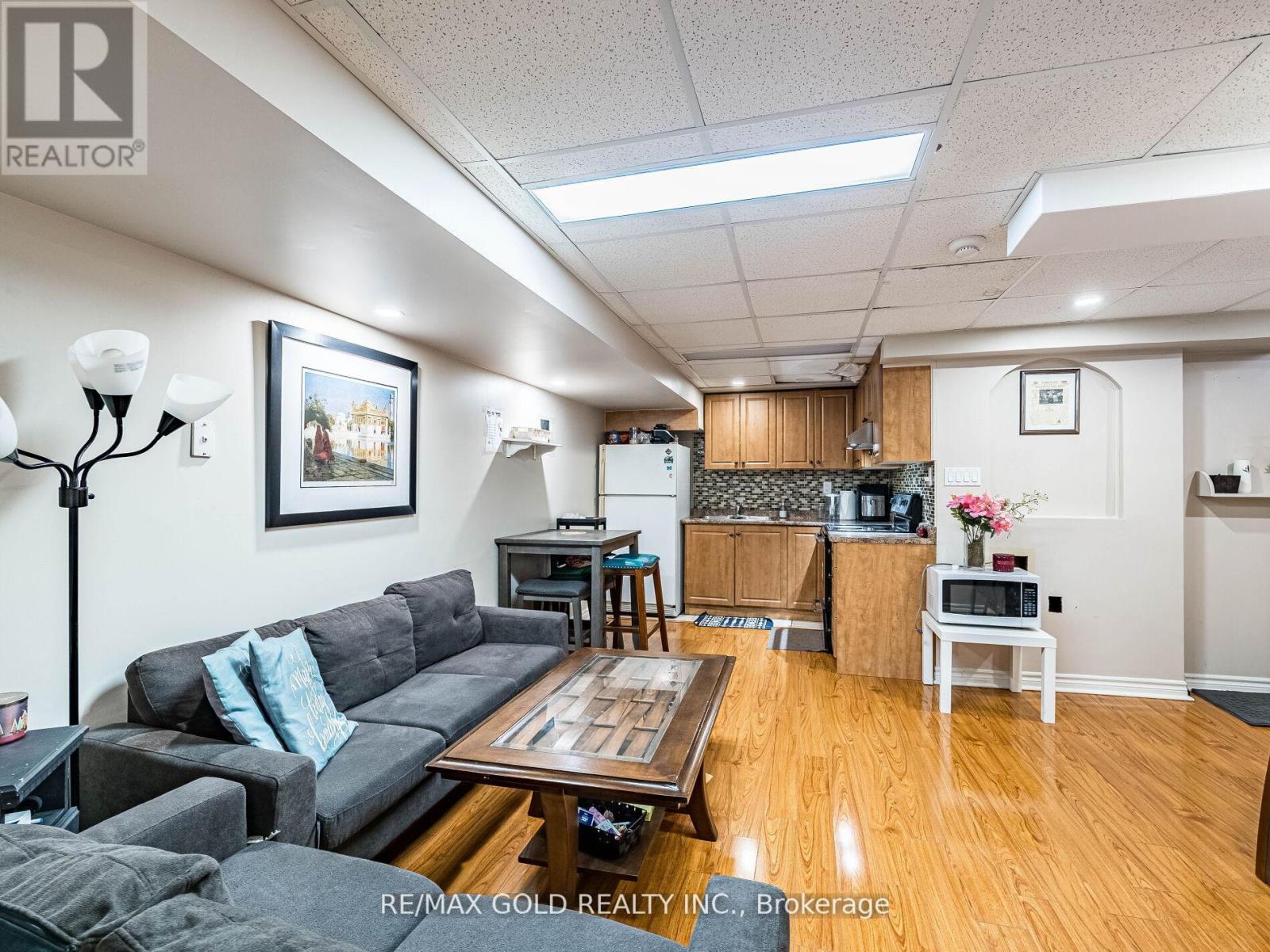 35 Garibaldi Drive, Brampton, Ontario  L6X 4Y7 - Photo 34 - W12408167