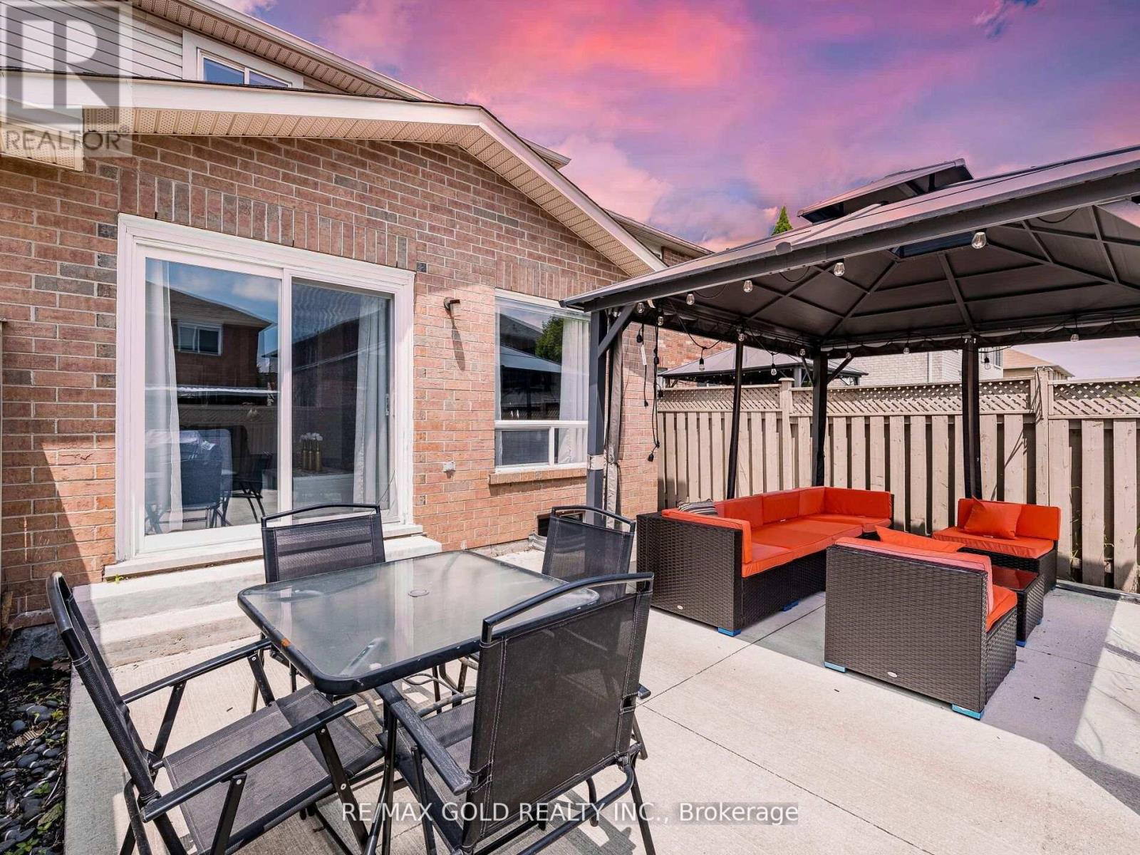 35 Garibaldi Drive, Brampton, Ontario  L6X 4Y7 - Photo 40 - W12408167
