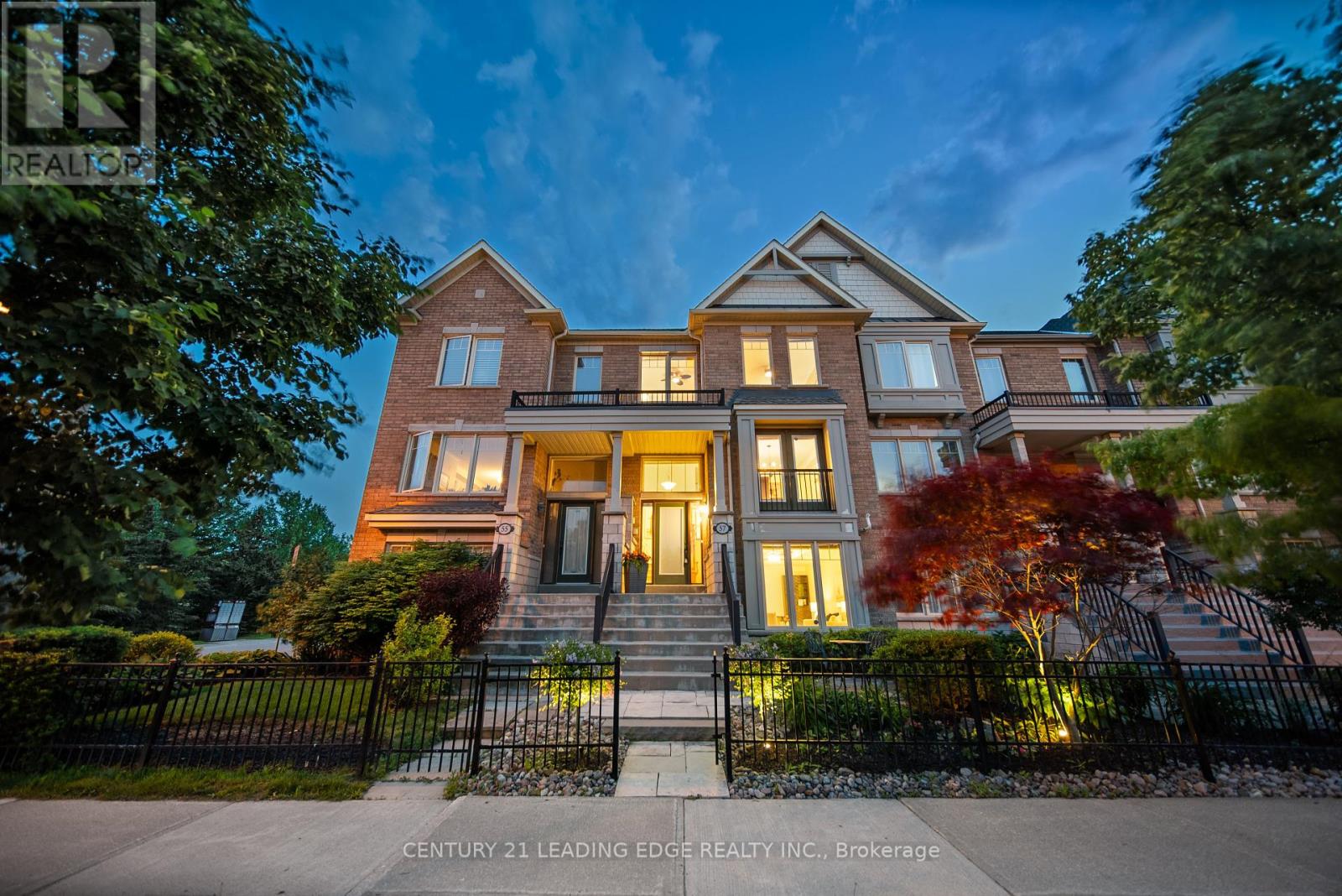 57 Baker Hill Boulevard, Whitchurch-Stouffville, Ontario  L4A 0T8 - Photo 2 - N12354395
