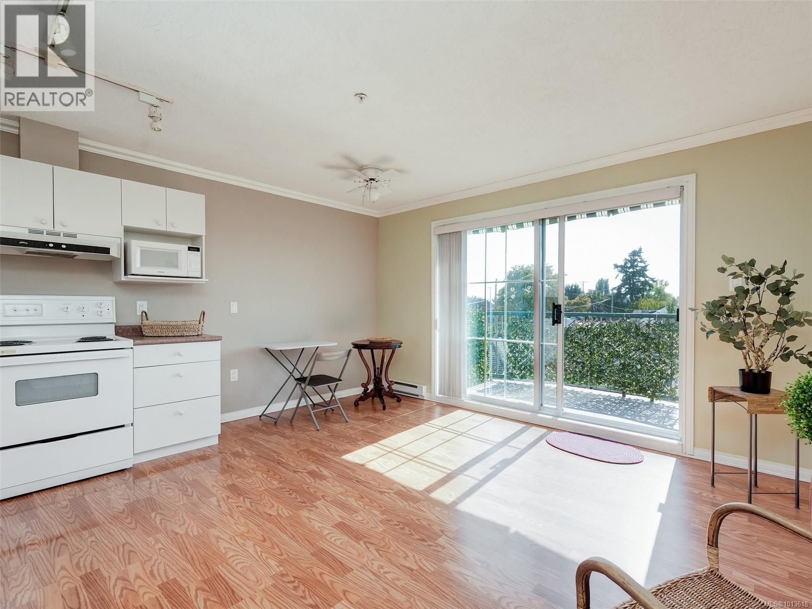 413 3133 Tillicum Rd, Saanich, British Columbia  V9A 2B4 - Photo 3 - 1013618