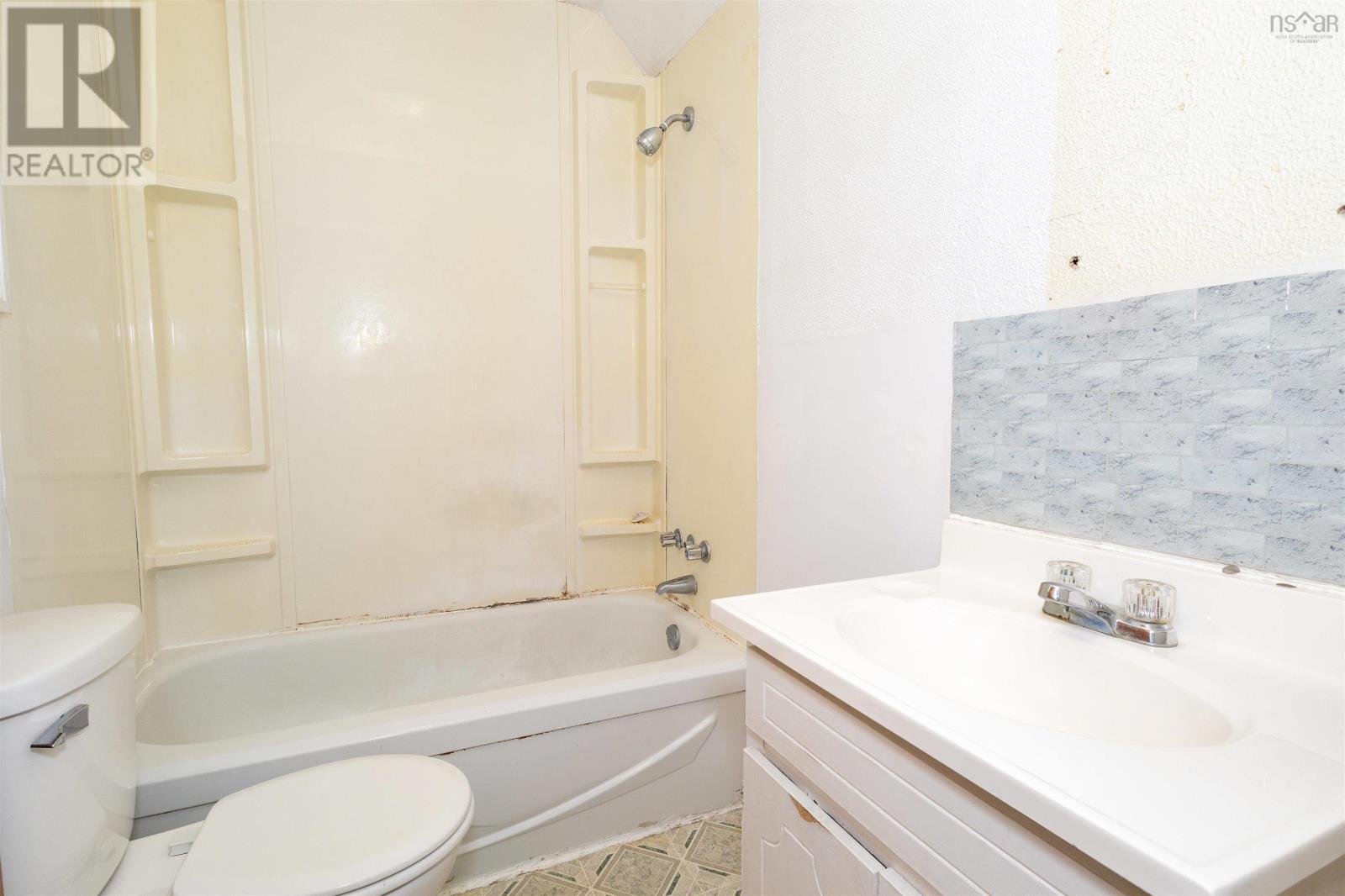 332 Townsend Street, Sydney, Nova Scotia  B1P 5G2 - Photo 30 - 202512953