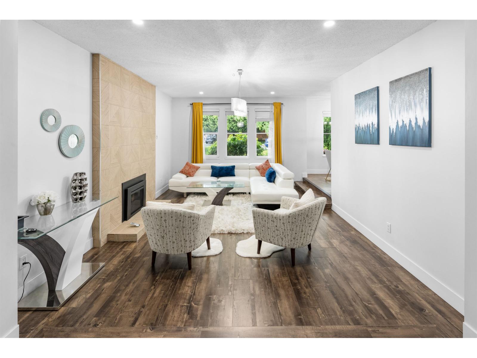 18046 61a Avenue, Surrey, British Columbia  V3S 5X1 - Photo 3 - R3048522