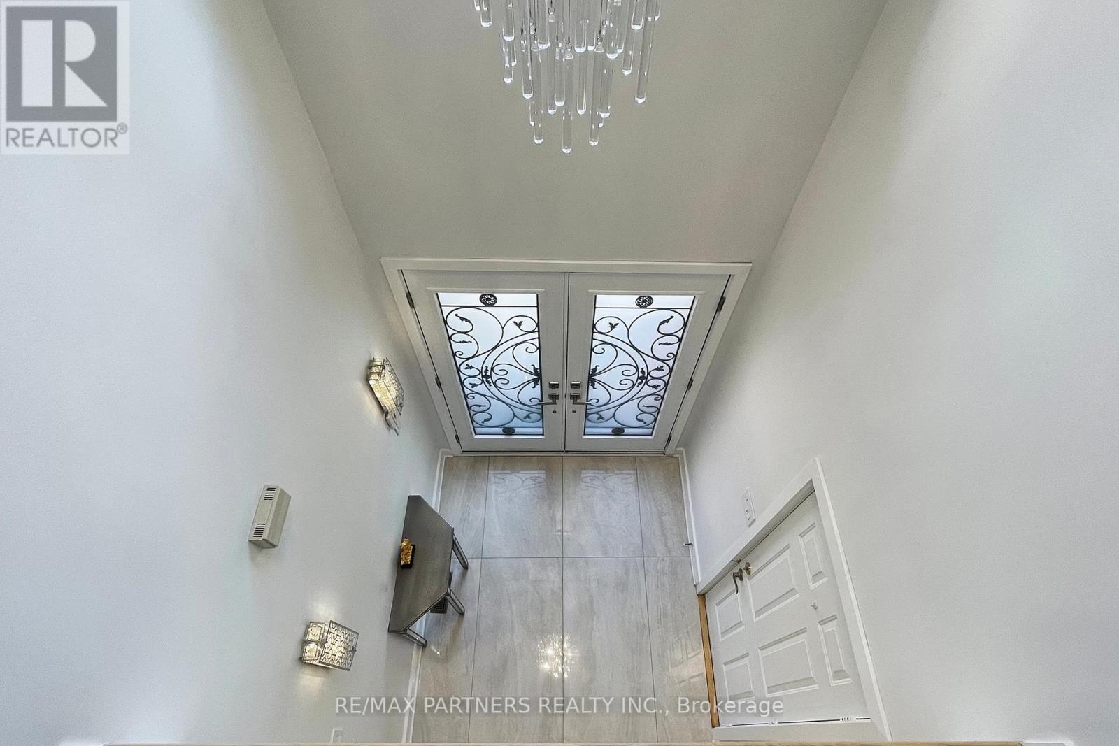 26 Sandfield Drive, Aurora, Ontario  L4G 6R7 - Photo 16 - N12408198