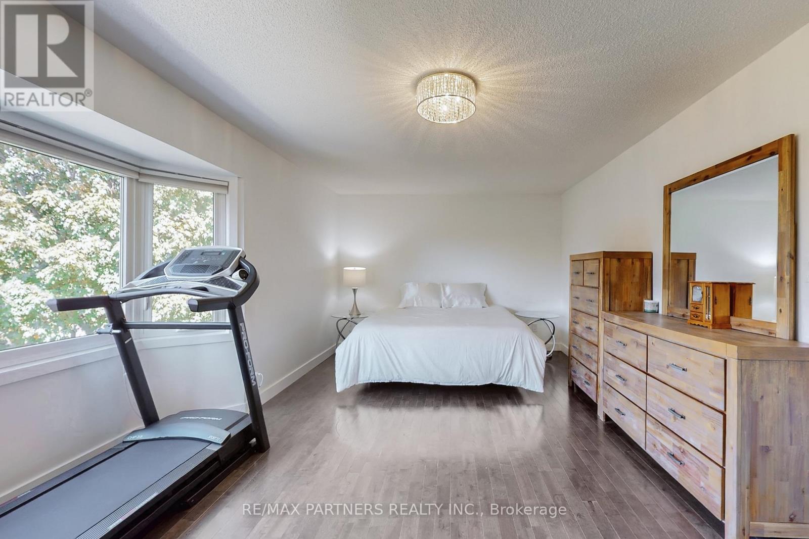 26 Sandfield Drive, Aurora, Ontario  L4G 6R7 - Photo 18 - N12408198