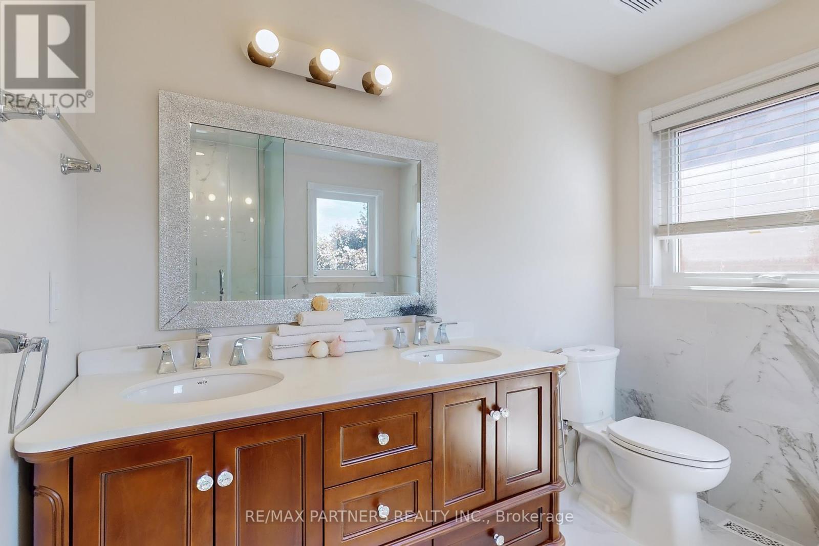 26 Sandfield Drive, Aurora, Ontario  L4G 6R7 - Photo 20 - N12408198