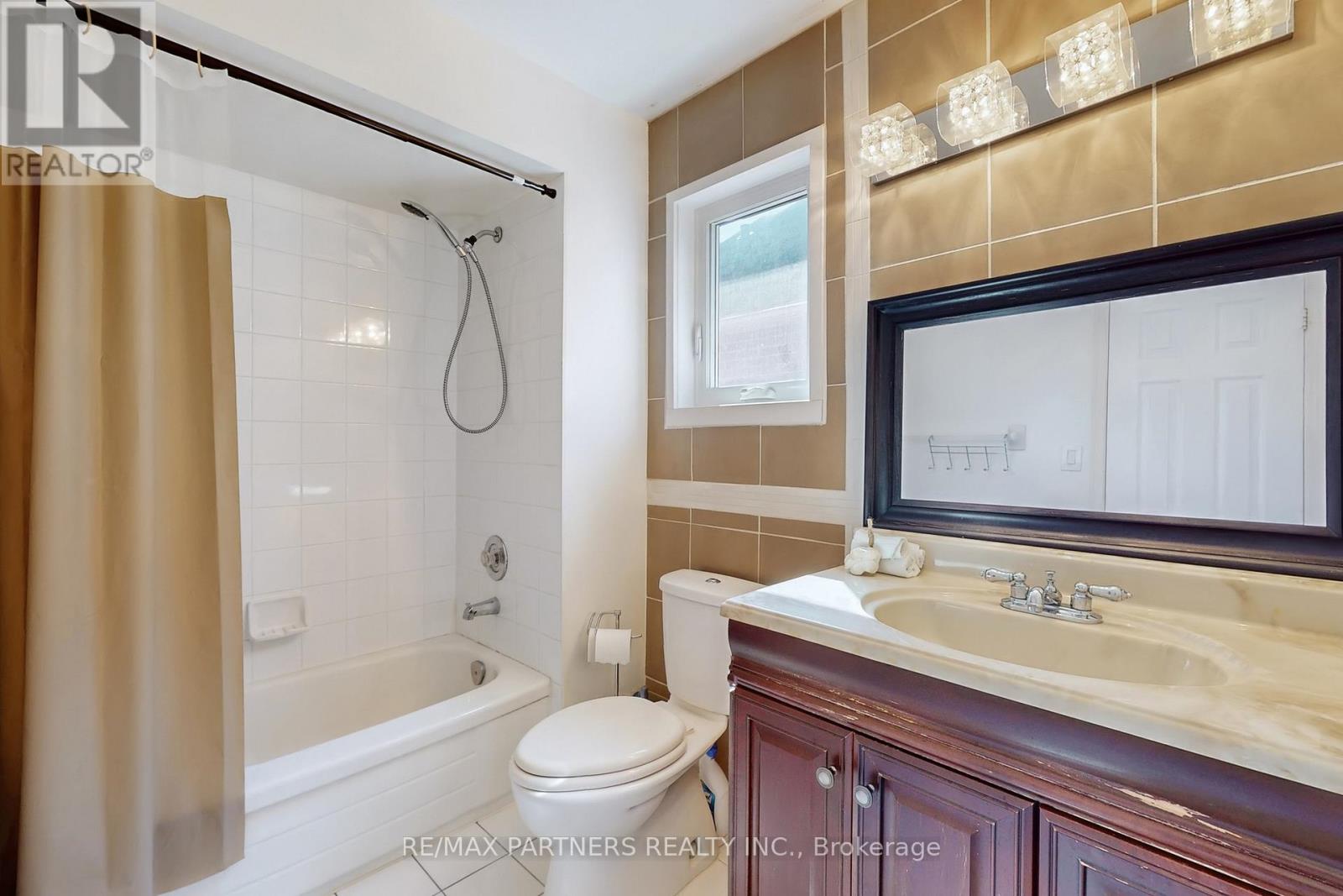 26 Sandfield Drive, Aurora, Ontario  L4G 6R7 - Photo 30 - N12408198