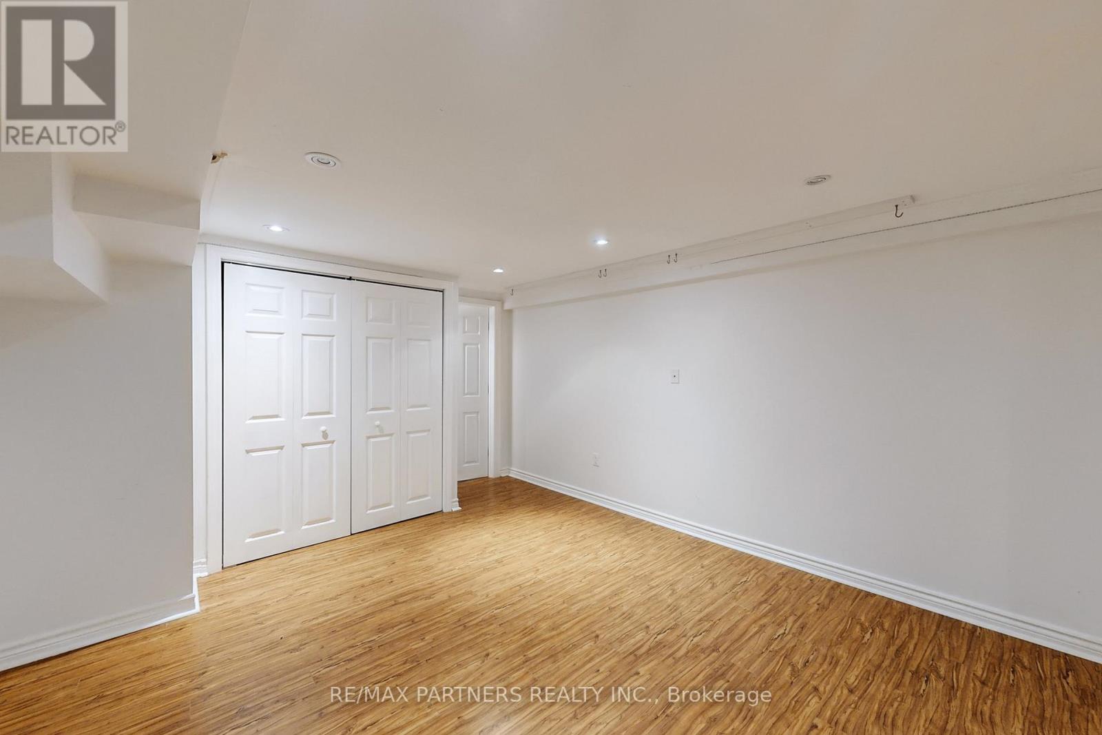 26 Sandfield Drive, Aurora, Ontario  L4G 6R7 - Photo 38 - N12408198