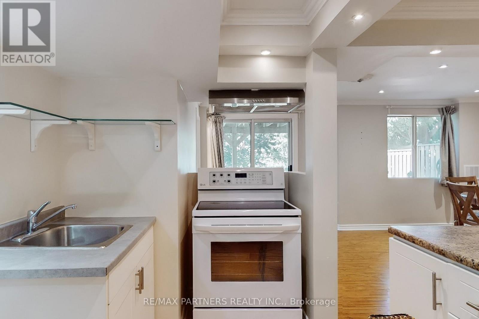 26 Sandfield Drive, Aurora, Ontario  L4G 6R7 - Photo 43 - N12408198