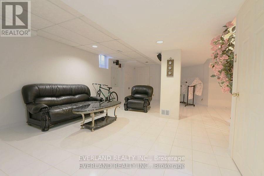 87 Kyla Crescent, Markham, Ontario  L3S 2Y4 - Photo 14 - N12408209