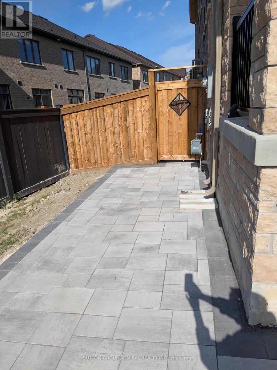 Lorem Ipsum Dolor Si, East Gwillimbury, Ontario  L9N  - Photo 3 - DEMO28871355