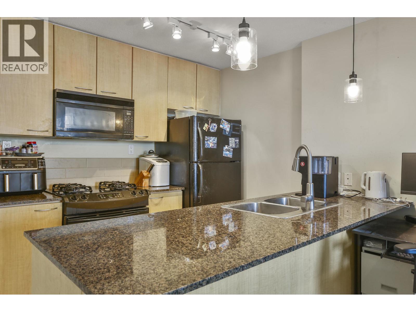 2001 7178 Collier Street, Burnaby, British Columbia  V5E 4N7 - Photo 4 - R3048432
