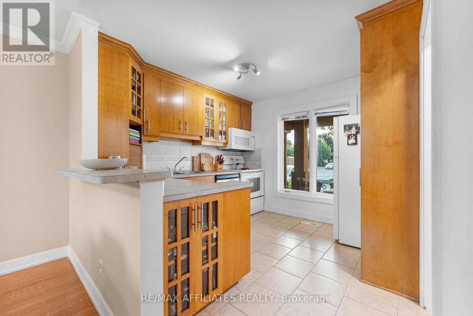 31 Exeter Drive, Ottawa, Ontario  K2J 1Z9 - Photo 11 - X12408214