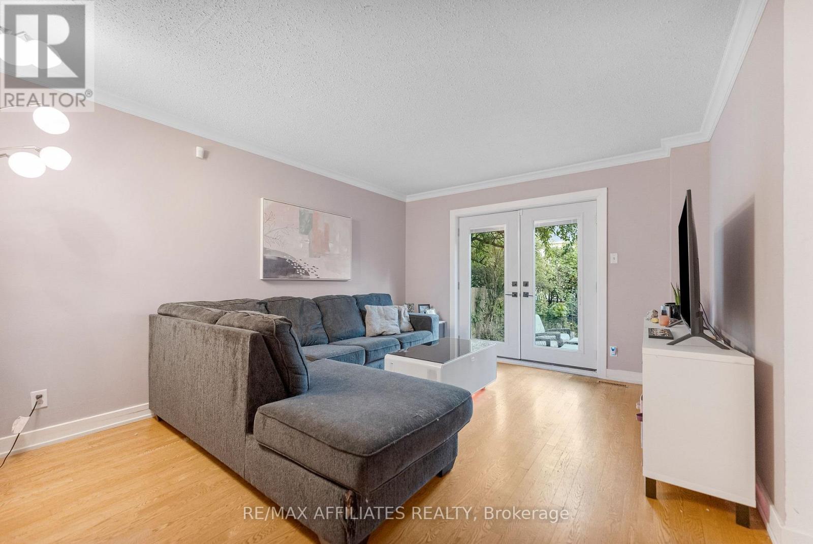 31 Exeter Drive, Ottawa, Ontario  K2J 1Z9 - Photo 8 - X12408214