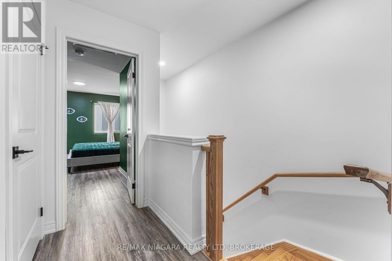 2 Upper - 8196 Mcleod Road, Niagara Falls, Ontario  L2H 3N3 - Photo 24 - X12395696