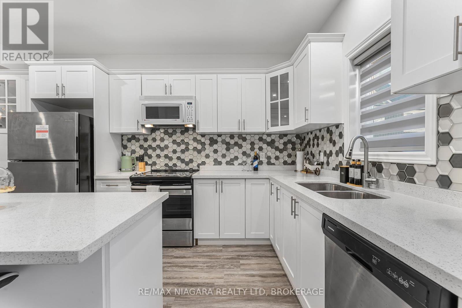 2 Upper - 8196 Mcleod Road, Niagara Falls, Ontario  L2H 3N3 - Photo 15 - X12395696