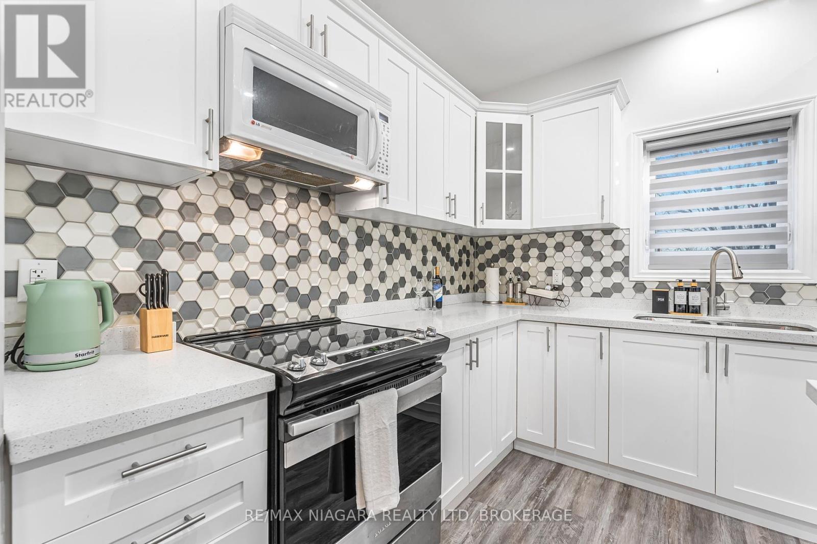 2 Upper - 8196 Mcleod Road, Niagara Falls, Ontario  L2H 3N3 - Photo 19 - X12395696