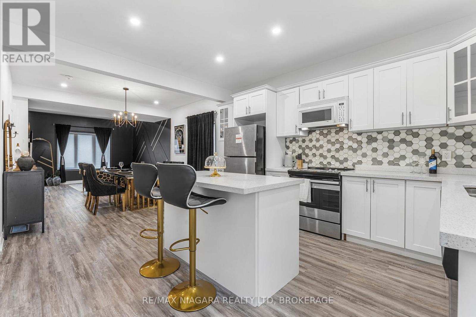 2 Upper - 8196 Mcleod Road, Niagara Falls, Ontario  L2H 3N3 - Photo 14 - X12395696
