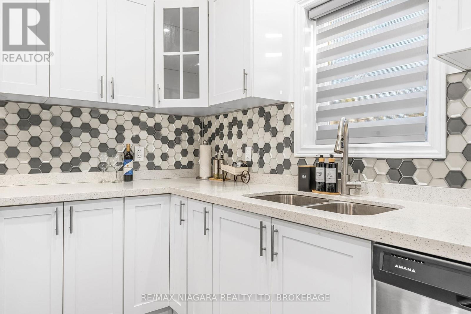 2 Upper - 8196 Mcleod Road, Niagara Falls, Ontario  L2H 3N3 - Photo 17 - X12395696
