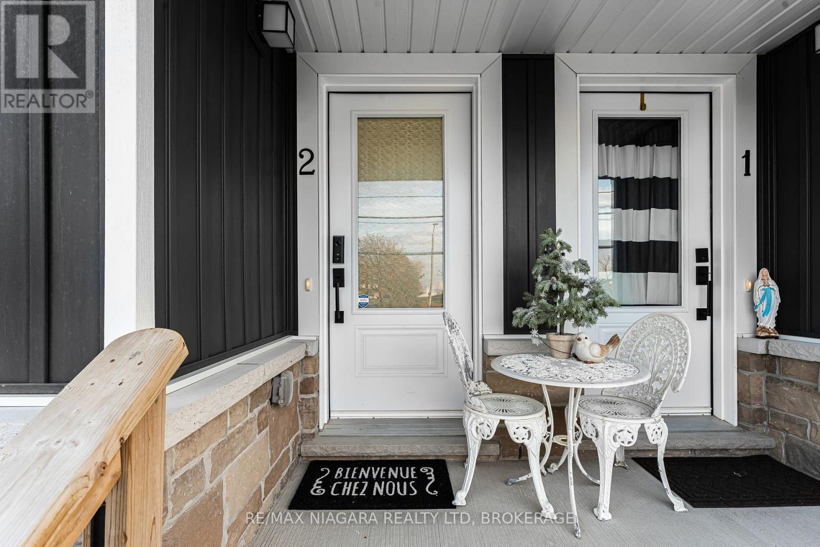 2 Upper - 8196 Mcleod Road, Niagara Falls, Ontario  L2H 3N3 - Photo 3 - X12395696