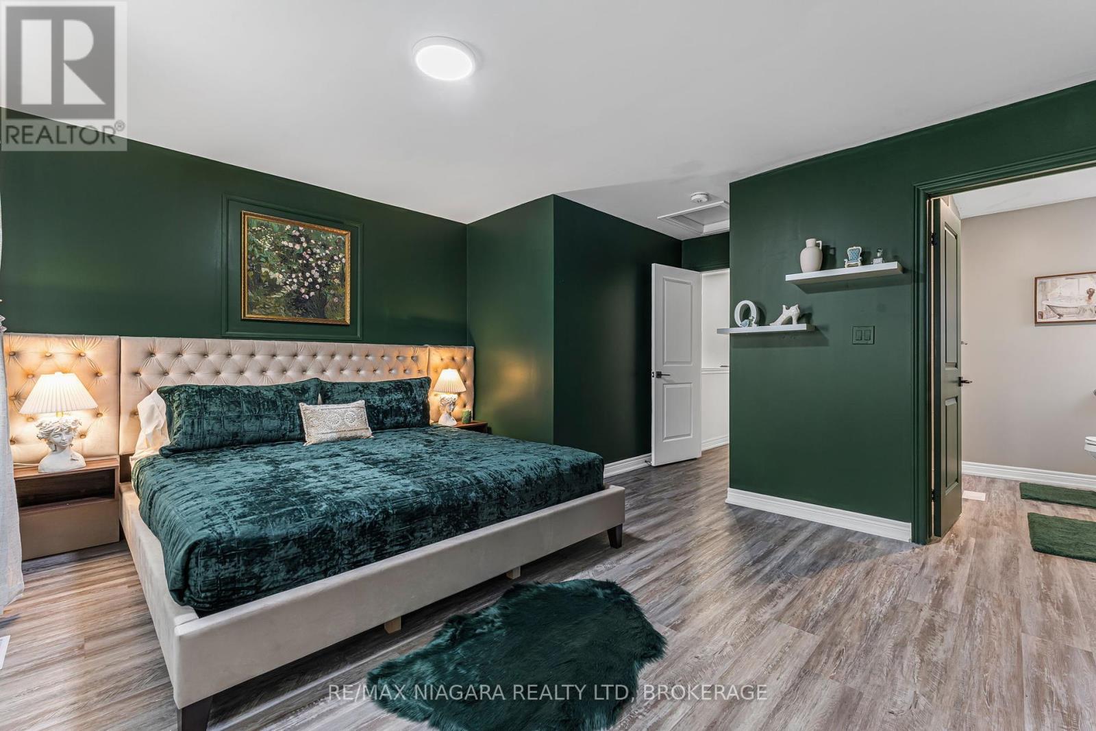 2 Upper - 8196 Mcleod Road, Niagara Falls, Ontario  L2H 3N3 - Photo 27 - X12395696