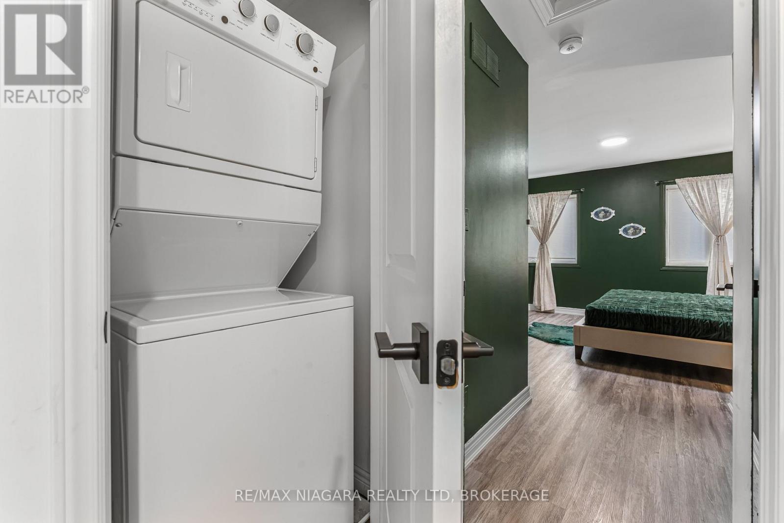 2 Upper - 8196 Mcleod Road, Niagara Falls, Ontario  L2H 3N3 - Photo 42 - X12395696