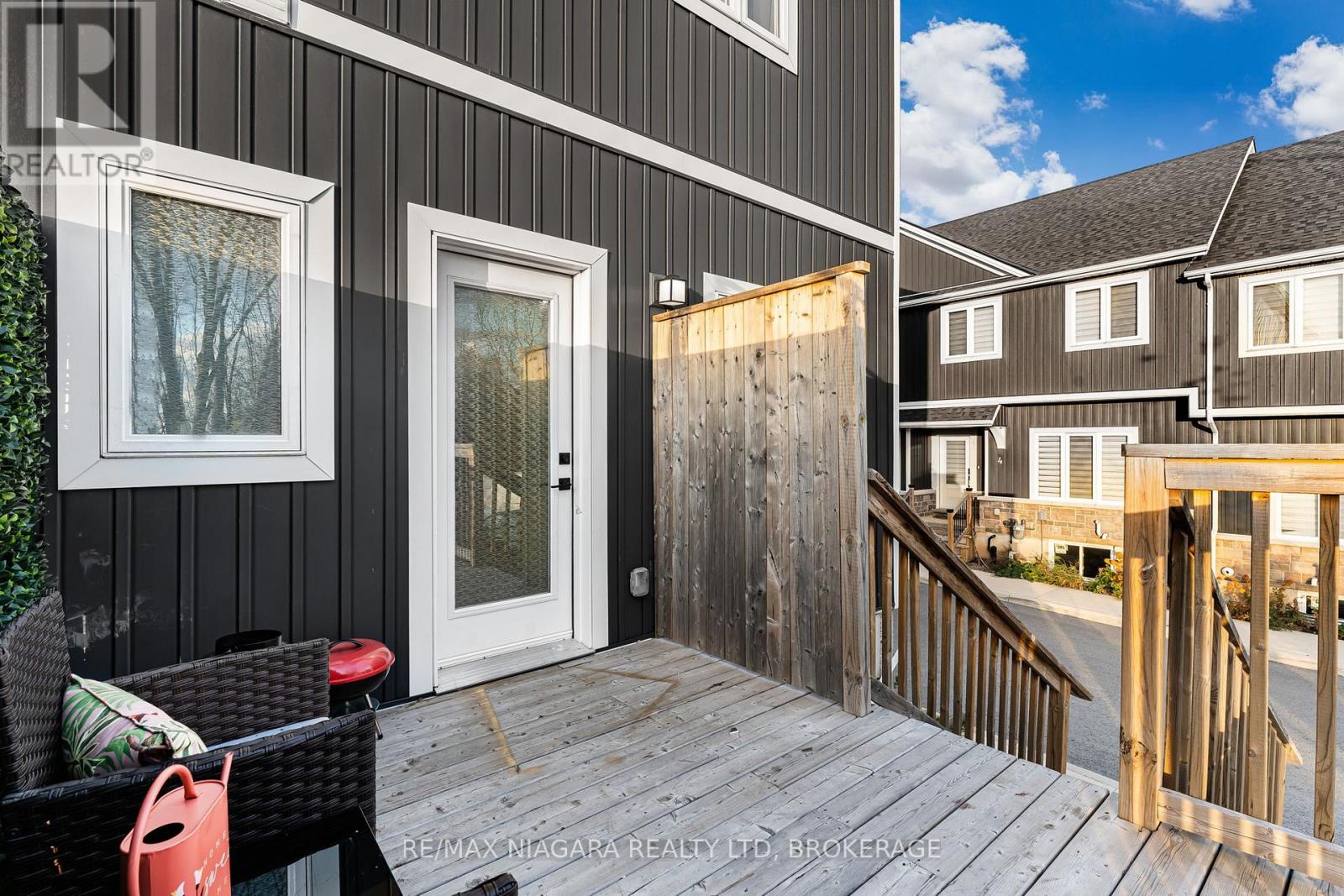 2 Upper - 8196 Mcleod Road, Niagara Falls, Ontario  L2H 3N3 - Photo 44 - X12395696