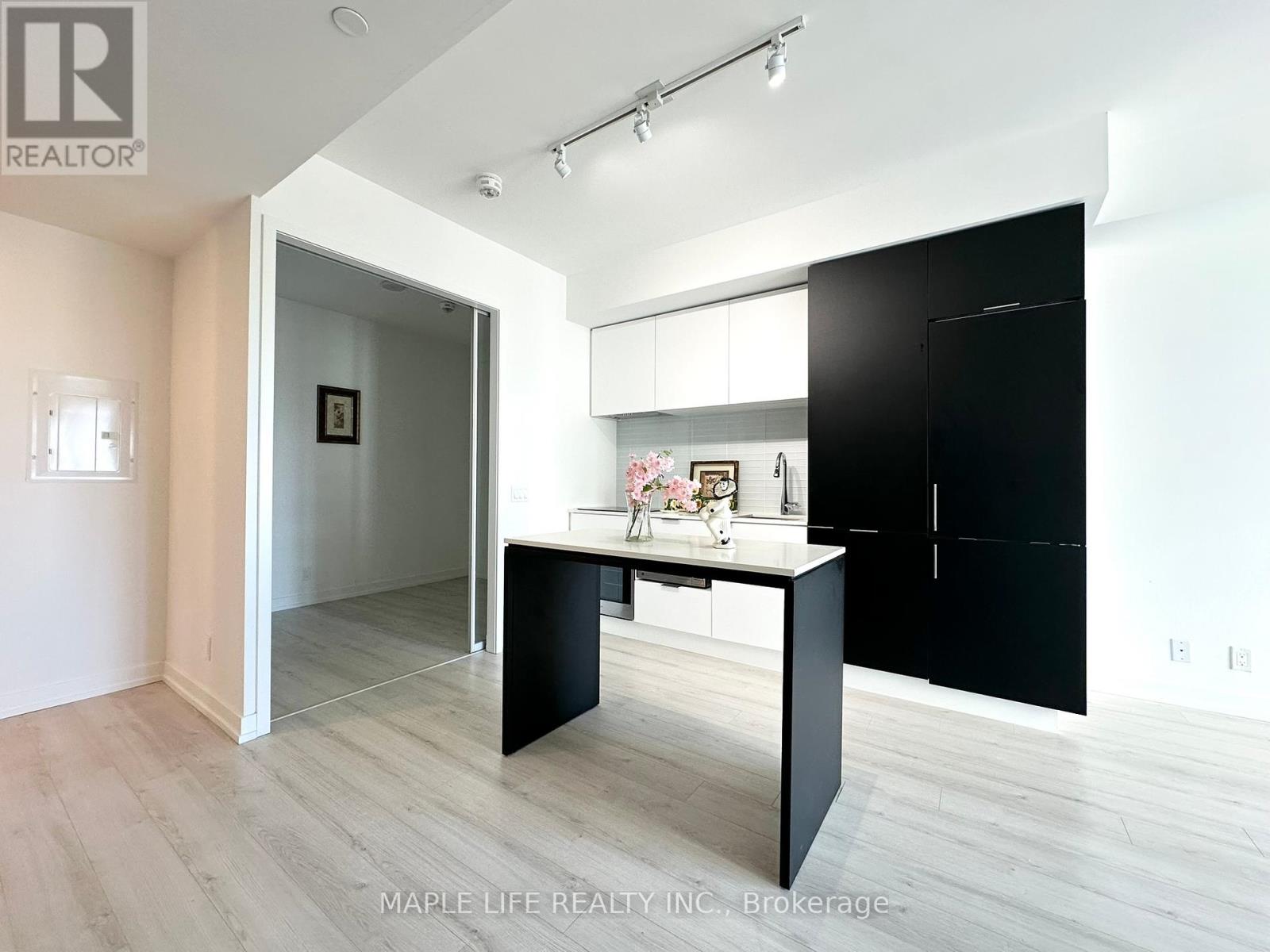 1901 - 33 Helendale Avenue, Toronto, Ontario  M4R 1C5 - Photo 11 - C12408219