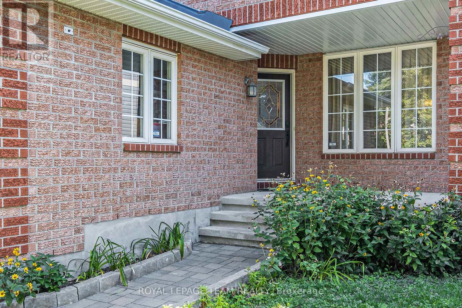 45 Boulder Way, Ottawa, Ontario  K2J 4R5 - Photo 3 - X12408227