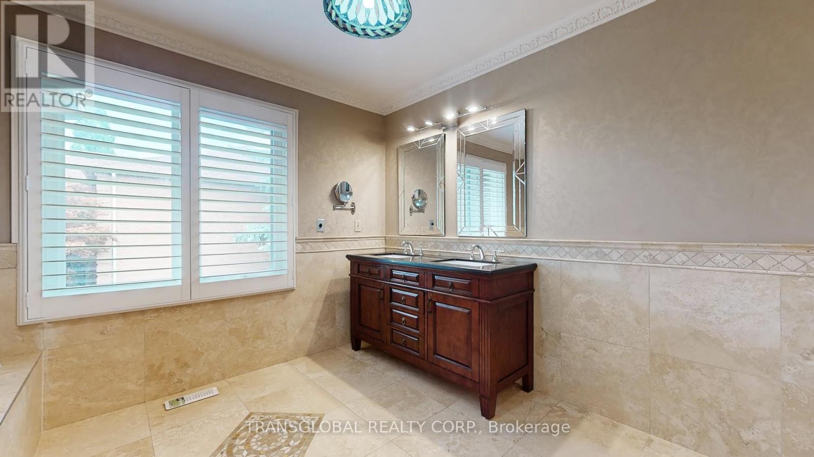 458 Beverley Glen Boulevard, Vaughan, Ontario  L4J 7S2 - Photo 13 - N12408230