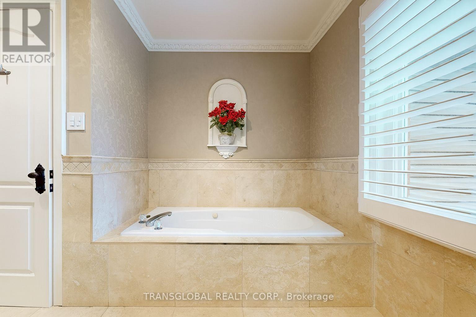 458 Beverley Glen Boulevard, Vaughan, Ontario  L4J 7S2 - Photo 15 - N12408230
