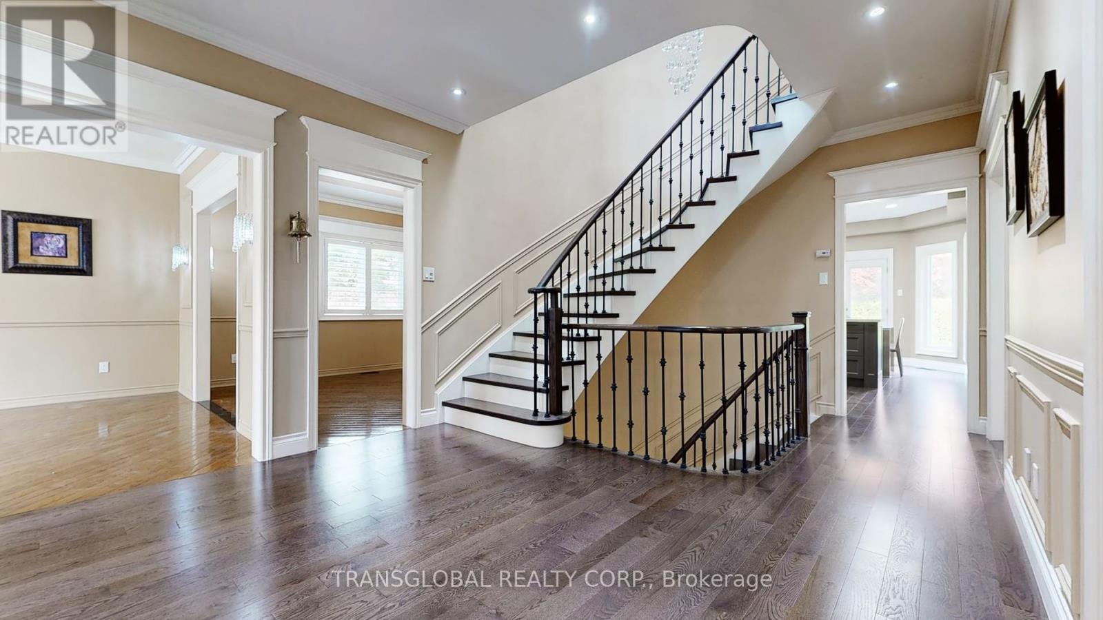 458 Beverley Glen Boulevard, Vaughan, Ontario  L4J 7S2 - Photo 3 - N12408230
