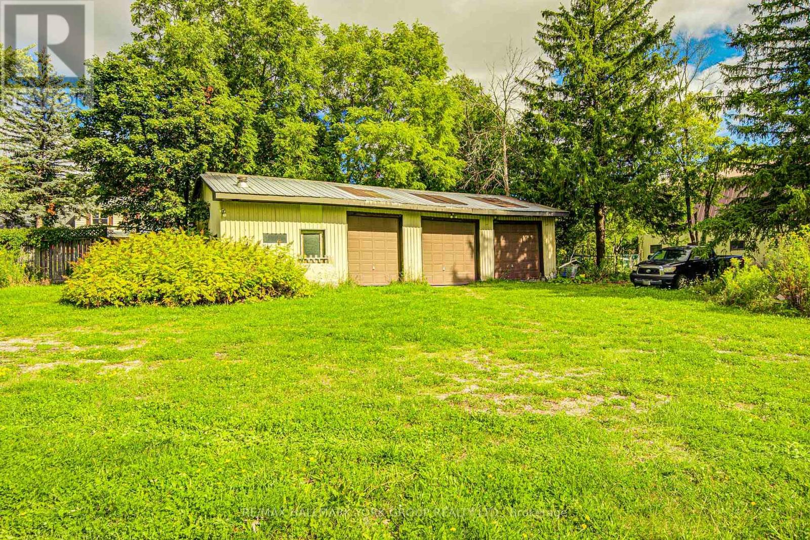 18 Kennedy Lane, Whitchurch-Stouffville, Ontario  L4A 2J5 - Photo 11 - N12408233