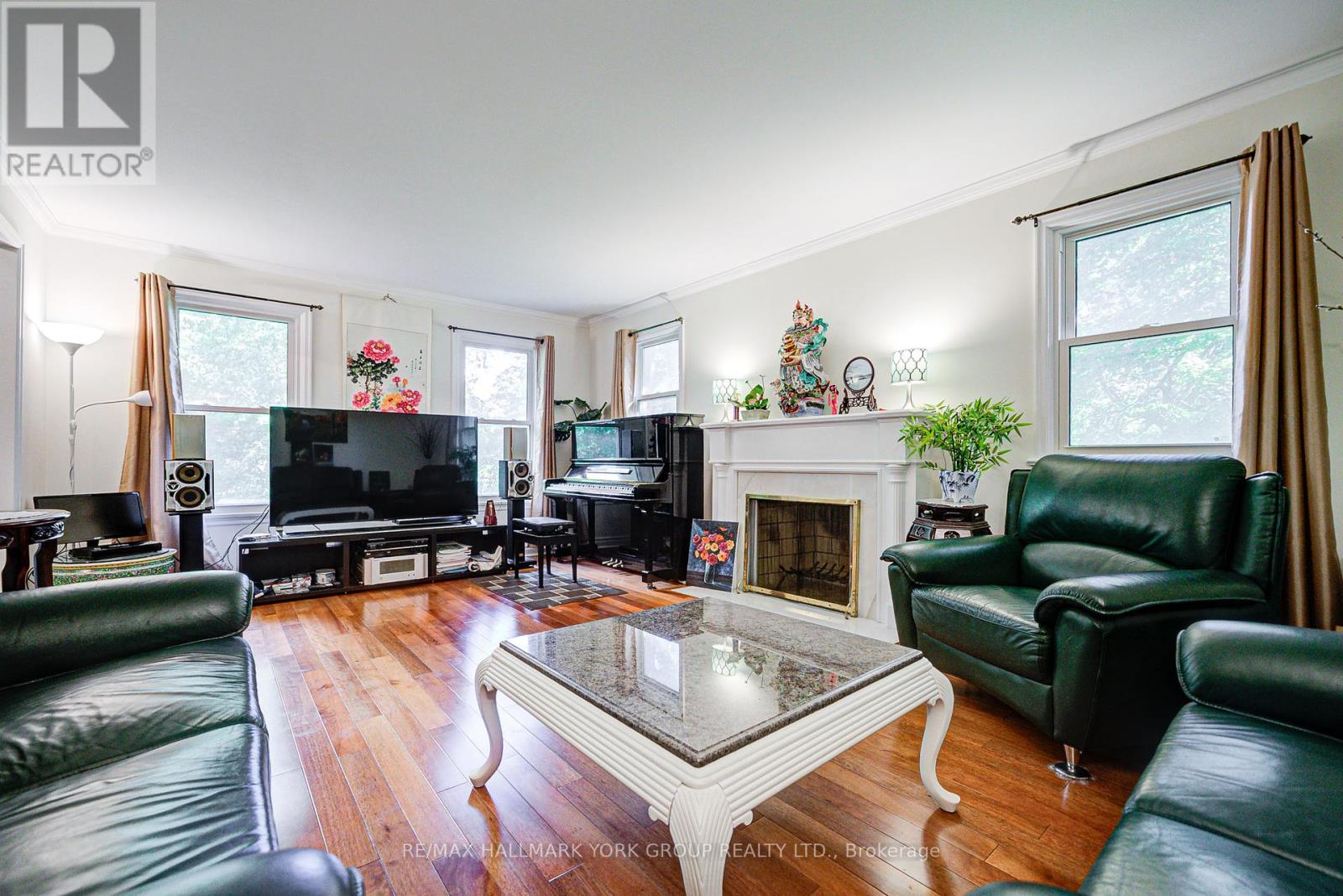 18 Kennedy Lane, Whitchurch-Stouffville, Ontario  L4A 2J5 - Photo 21 - N12408233