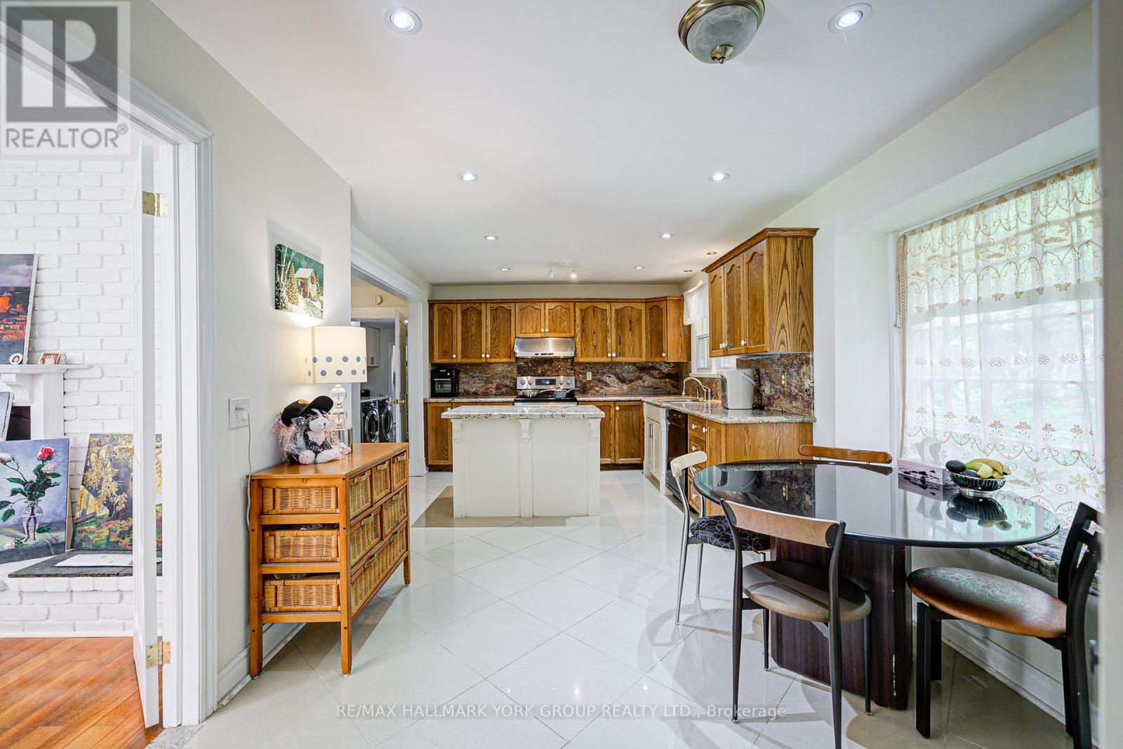 18 Kennedy Lane, Whitchurch-Stouffville, Ontario  L4A 2J5 - Photo 25 - N12408233