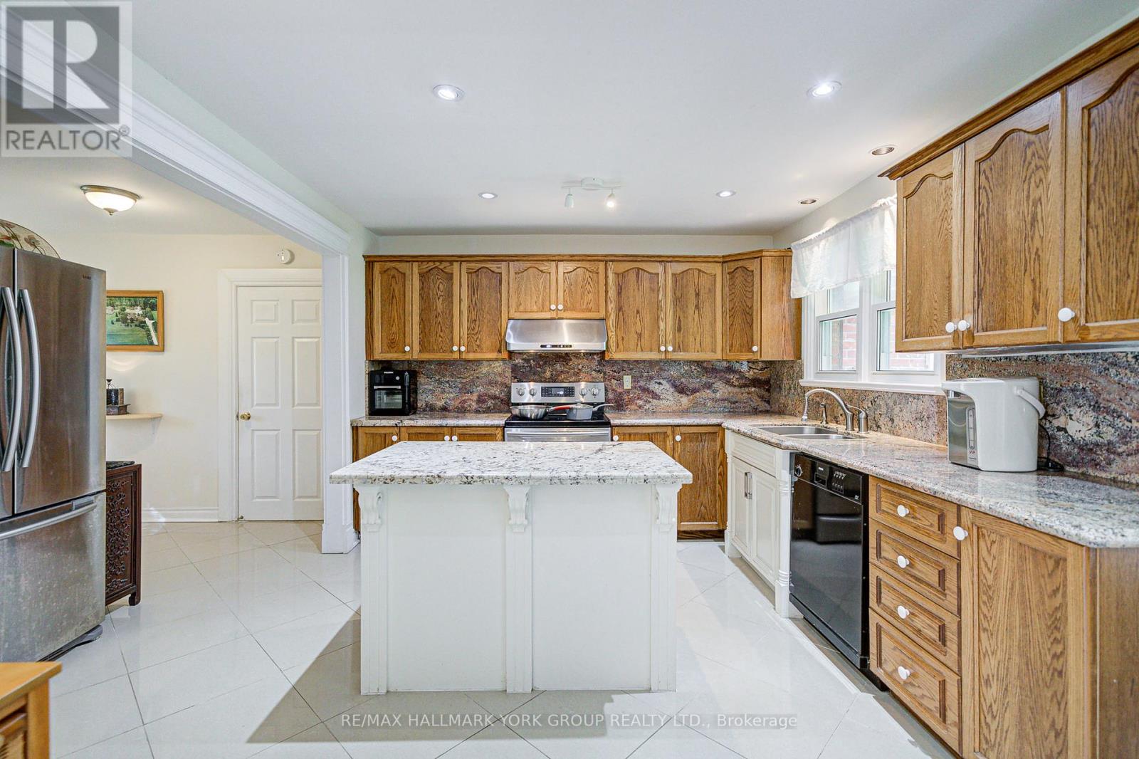 18 Kennedy Lane, Whitchurch-Stouffville, Ontario  L4A 2J5 - Photo 26 - N12408233