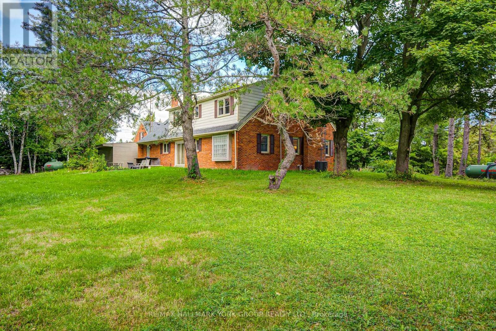 18 Kennedy Lane, Whitchurch-Stouffville, Ontario  L4A 2J5 - Photo 7 - N12408233
