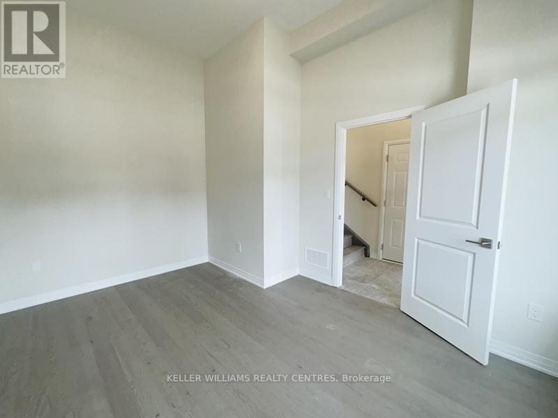 3157 Searidge Street, Severn, Ontario  L3V 8R1 - Photo 6 - S12408238