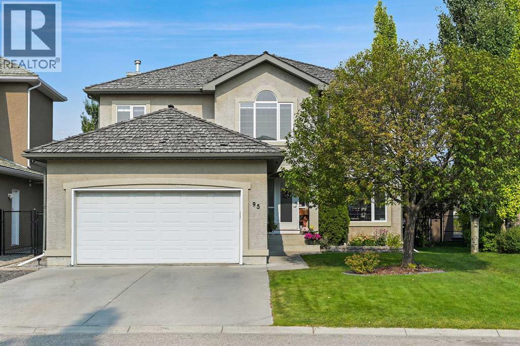 Property at 95 Panorama Hills View NW image 1