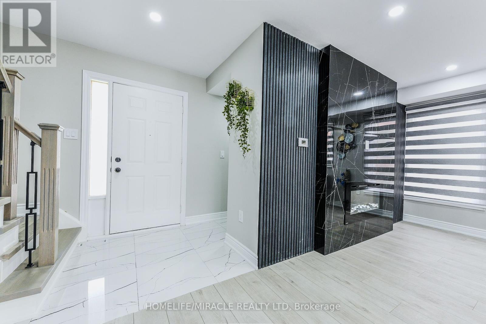 30 Peaceful Place, Brampton, Ontario  L6S 4E6 - Photo 10 - W12401769