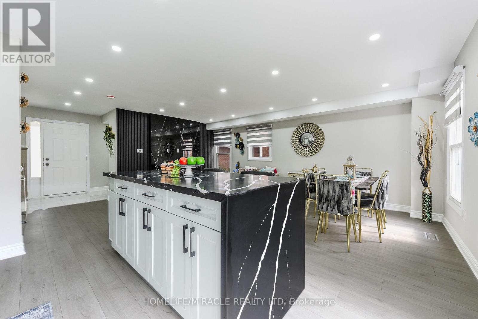 30 Peaceful Place, Brampton, Ontario  L6S 4E6 - Photo 17 - W12401769