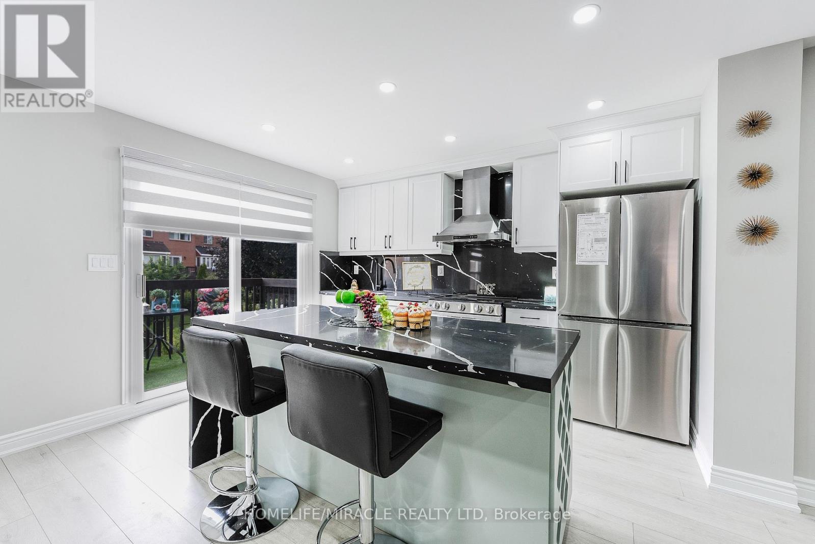 30 Peaceful Place, Brampton, Ontario  L6S 4E6 - Photo 14 - W12401769