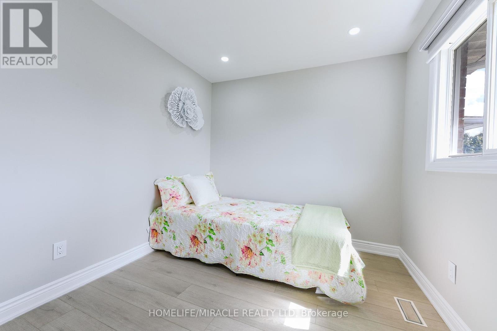 30 Peaceful Place, Brampton, Ontario  L6S 4E6 - Photo 33 - W12401769