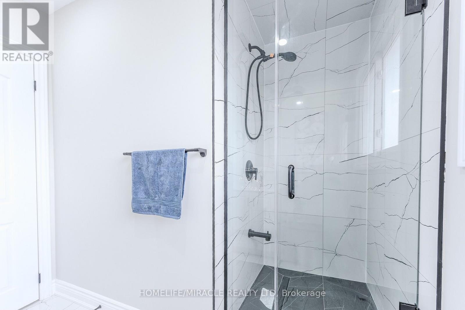 30 Peaceful Place, Brampton, Ontario  L6S 4E6 - Photo 29 - W12401769