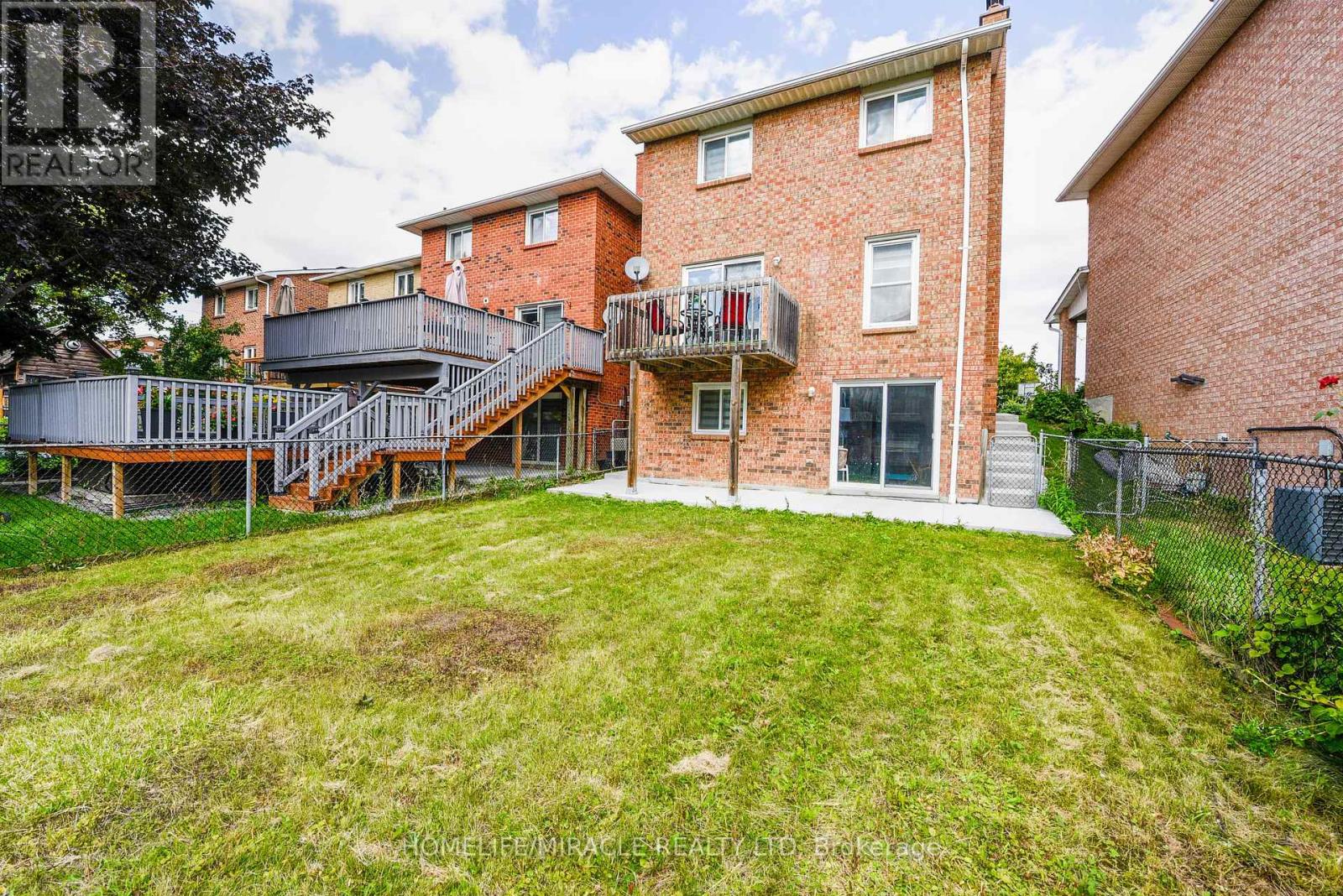 30 Peaceful Place, Brampton, Ontario  L6S 4E6 - Photo 43 - W12401769