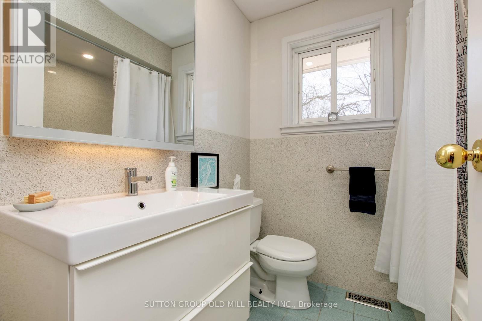 14 Louisa Street, Toronto, Ontario  M8V 2K6 - Photo 16 - W12408212