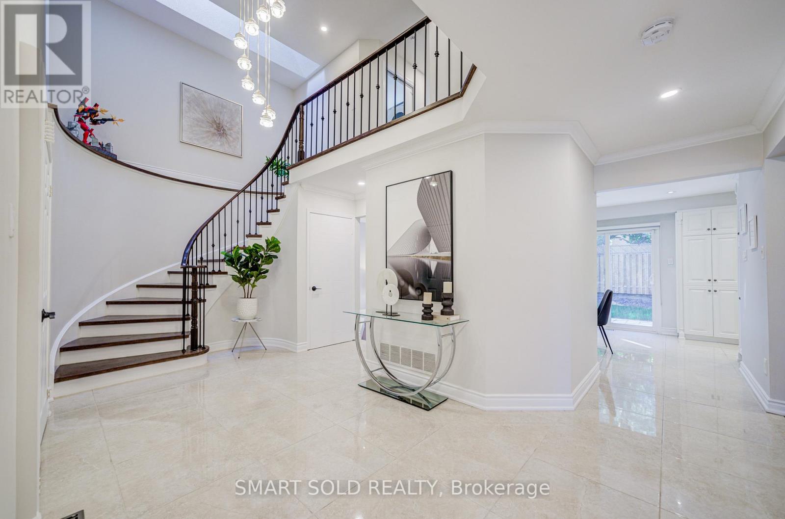 200 Rosedale Heights Drive, Vaughan (Uplands), Ontario  L4J 4W4 - Photo 6 - N12406920