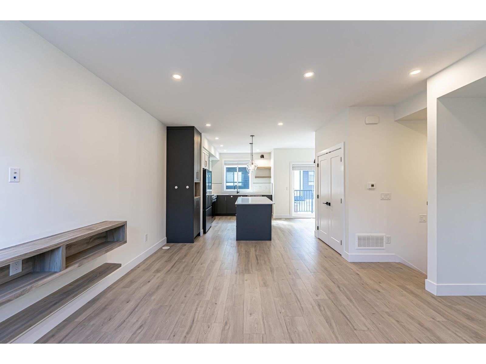 7 16358 23a Avenue, Surrey, British Columbia  V3Z 1J7 - Photo 12 - R3048374