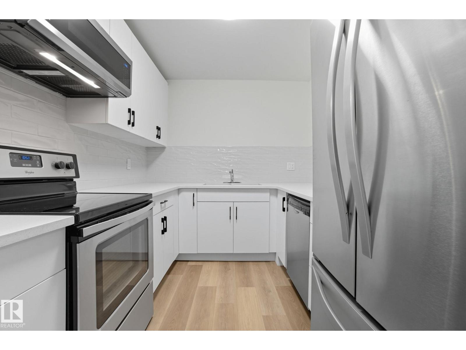 #6 10160 119 St Nw, Edmonton, Alberta  T5K 1Y9 - Photo 10 - E4458061